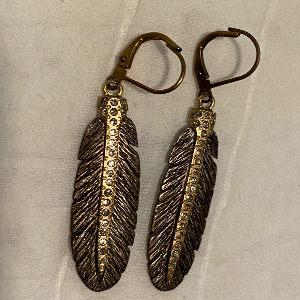 Tat2 design earrings